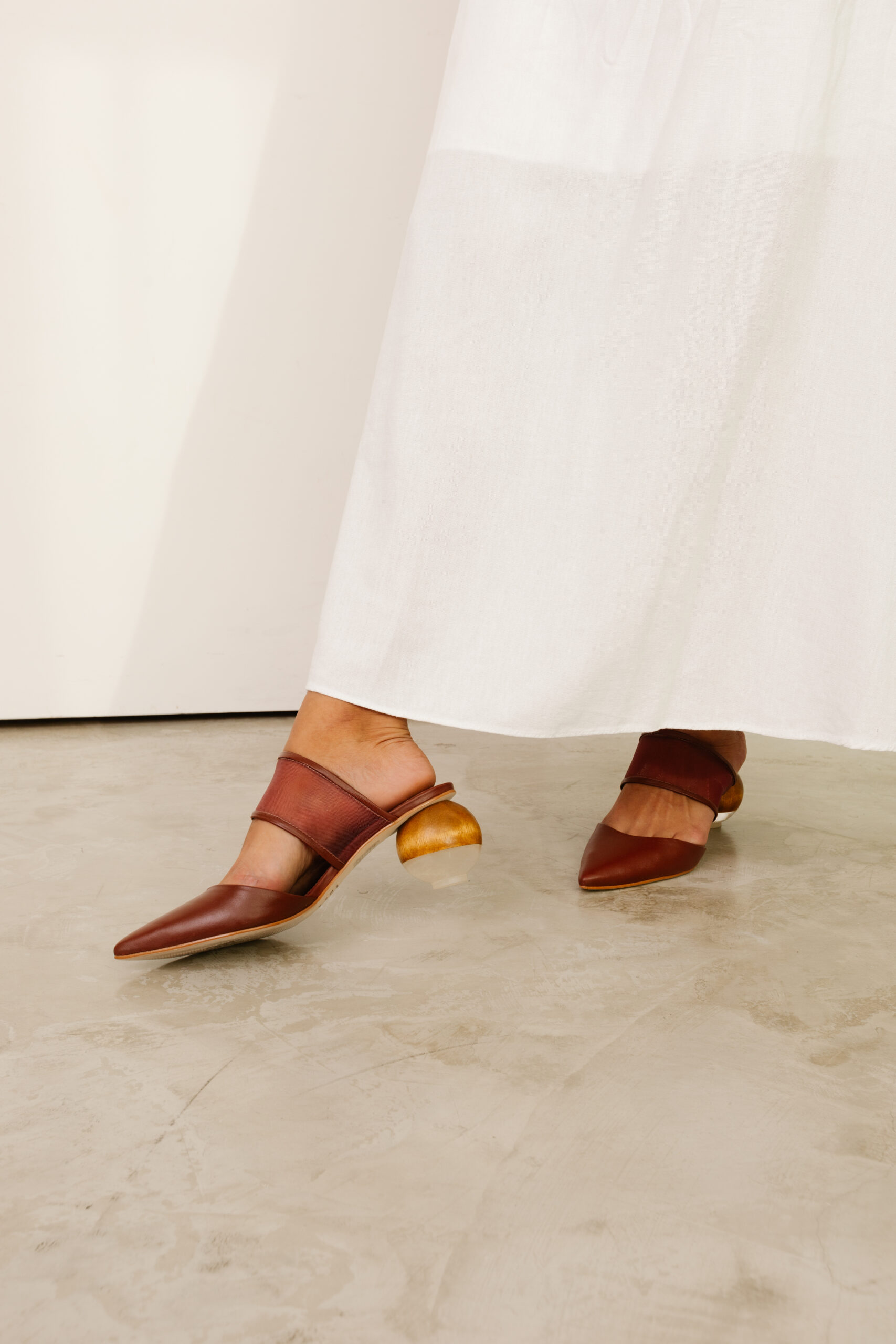 Mule Tela e Couro Milos - Imagem 5