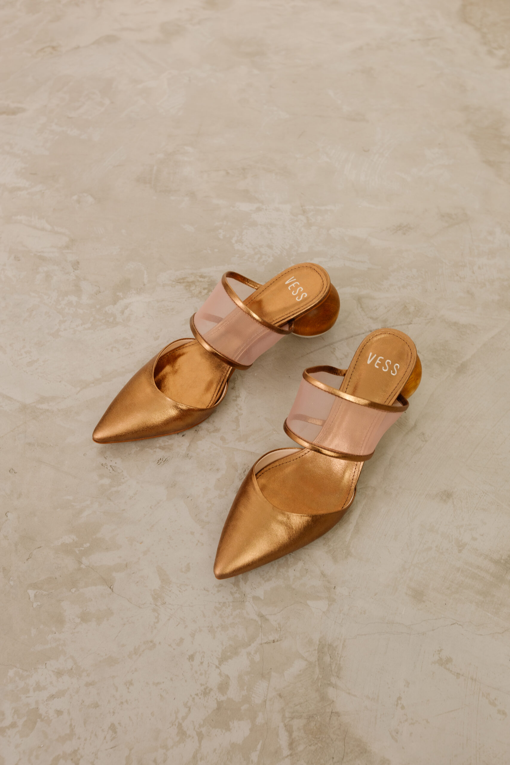 Mule Tela e Couro Milos - Imagem 4