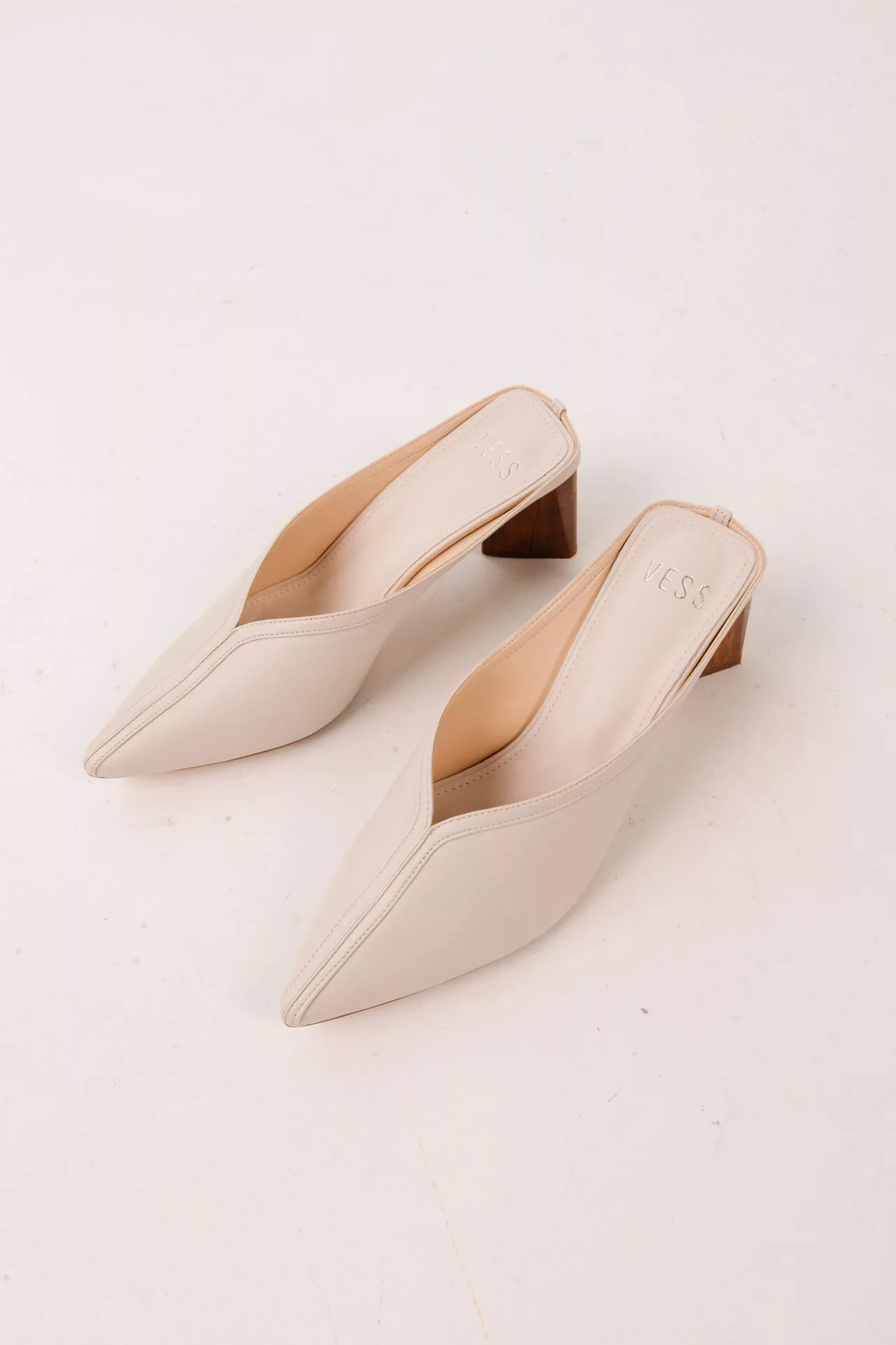 Mule Salto Madeira Anari - Imagem 4