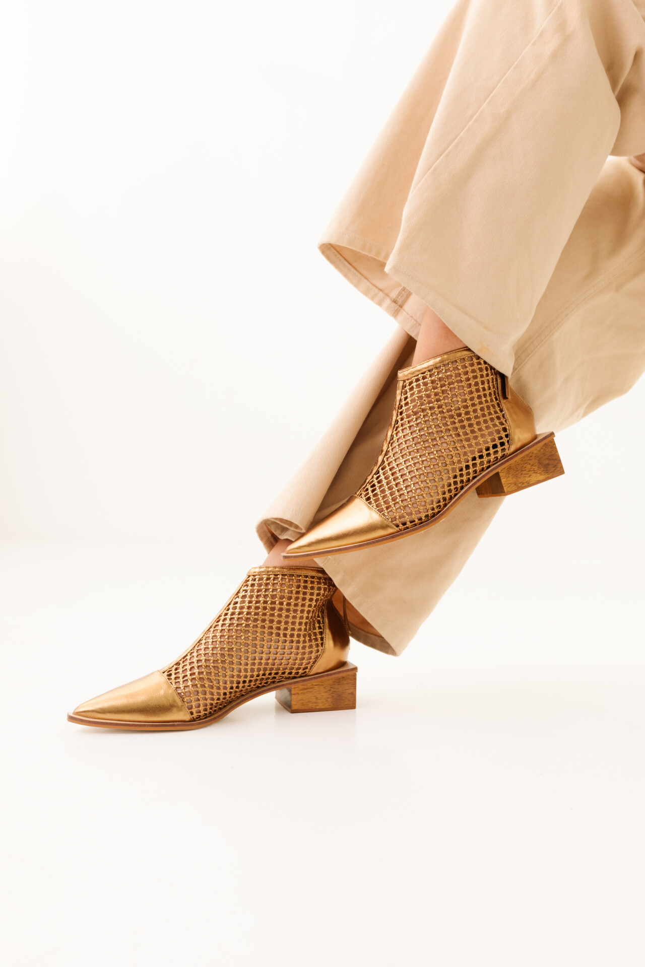 Bota em Couro Telado Treccia - Imagem 2