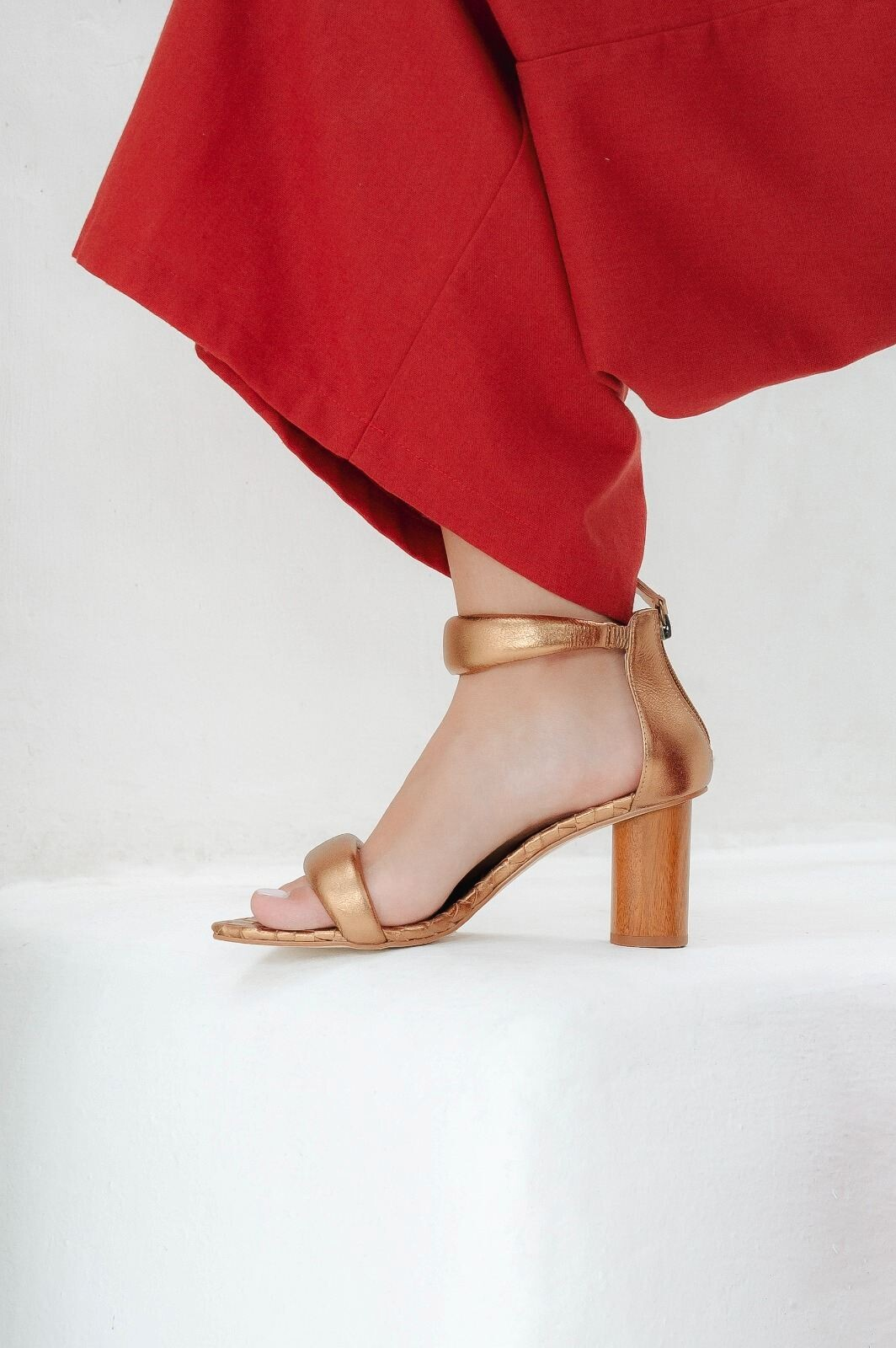 Sandália em Couro Feminina Riace