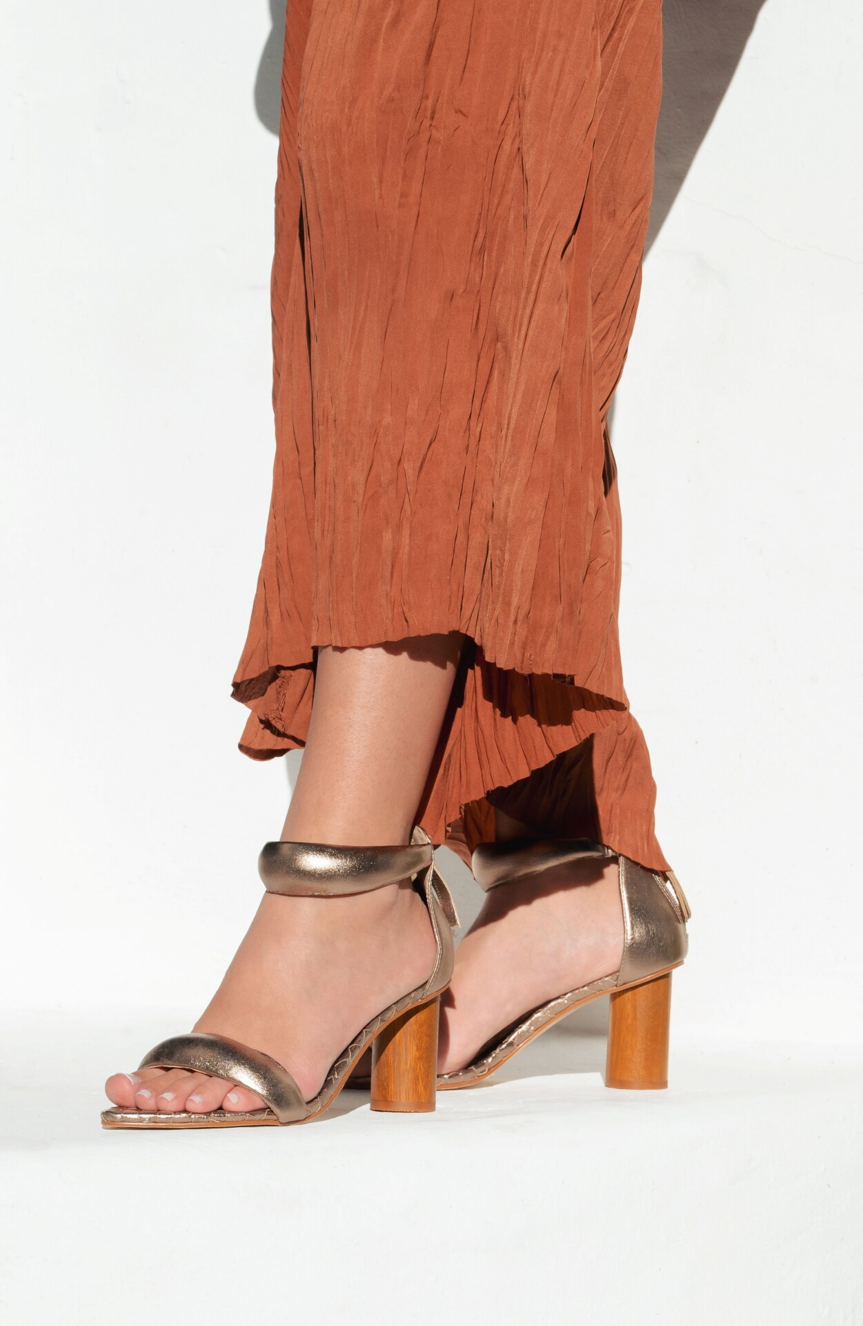 Sandália em Couro Feminina Riace - Imagem 2