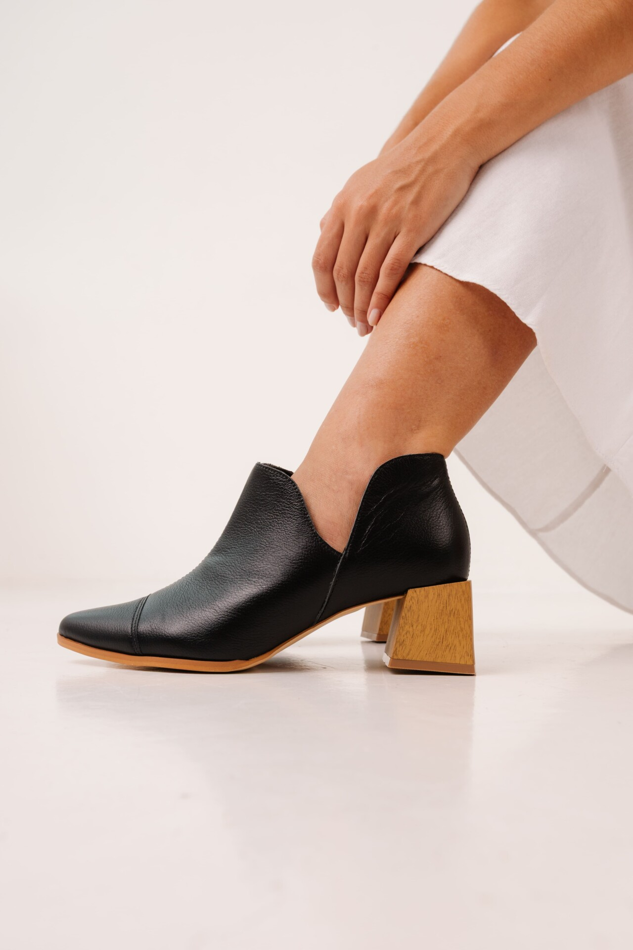 Bota de Couro Feminina Canyon - Imagem 2