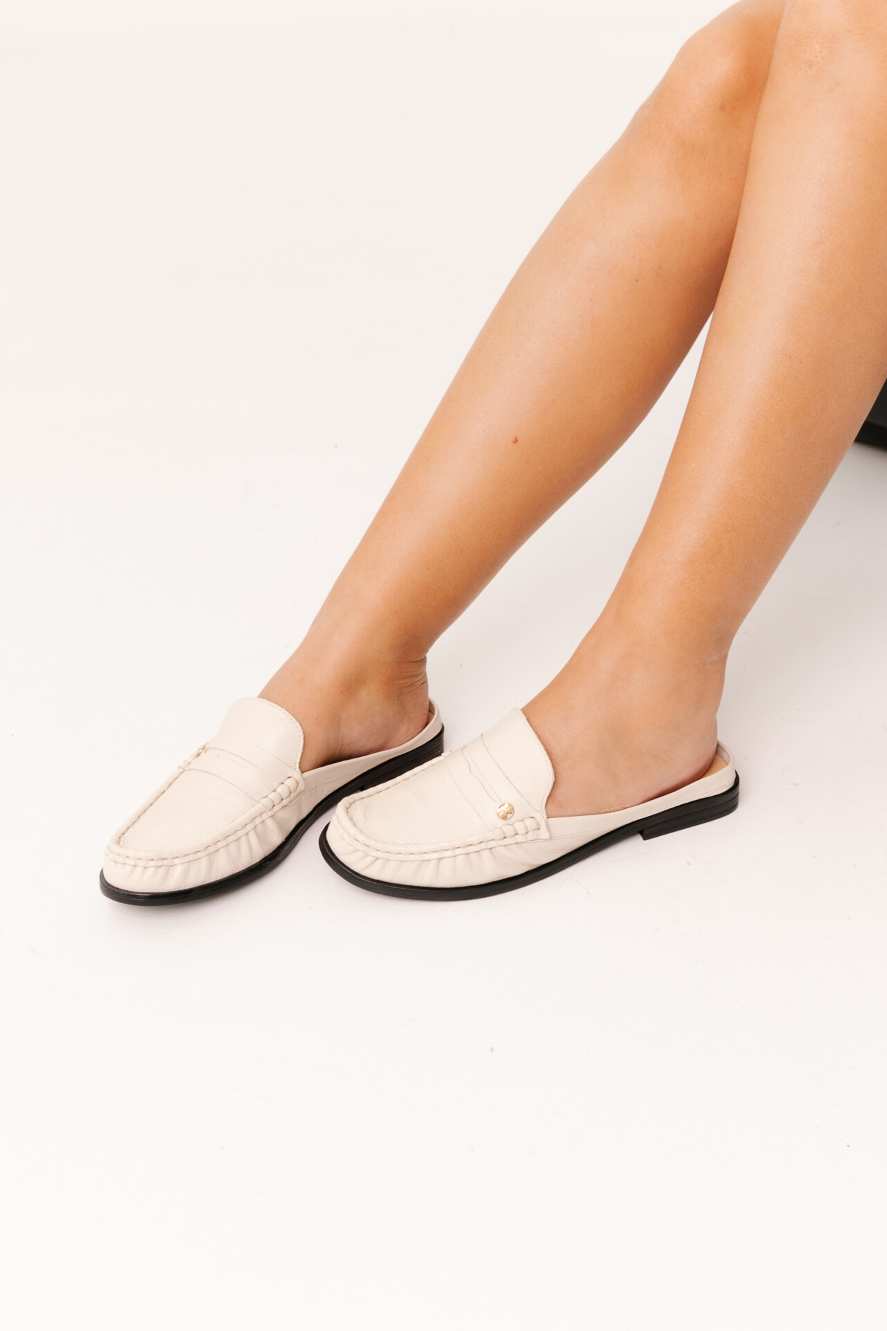 Mule Feminino em Couro Anna - Imagem 2